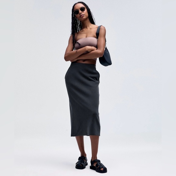 NWT Lululemon Softstreme High Rise Midi Skirt Black Size 0